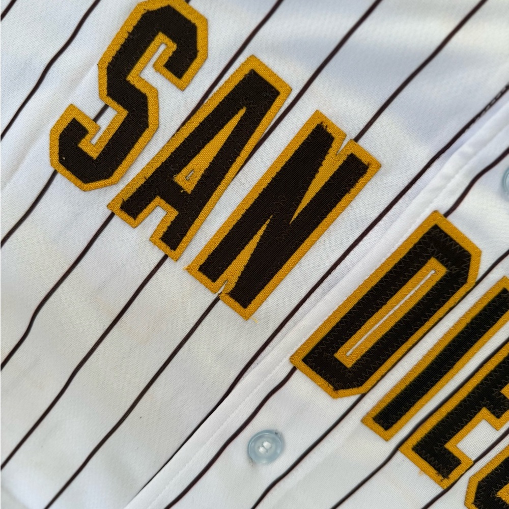 Fernando Tatis Jr. of San Diego Padres Baseball Jersey - signed & authenticated - Picture 3 of 11